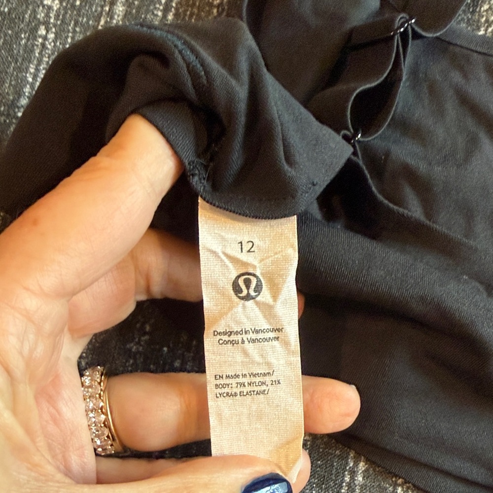 Lululemon Women’s Bralette Size 12 in Black - Picture 2 of 4